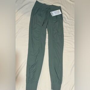 *NEW*Lululemon: Dance Studio: Mid-Rise Jogger